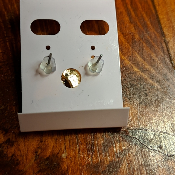 Hello Kitty earrings - Picture 2 of 4